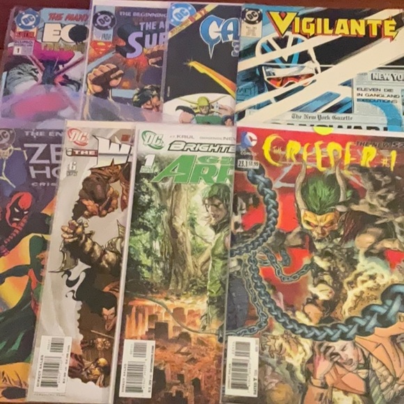 Bundle of 8 DC Comic Books - Picture 2 of 6